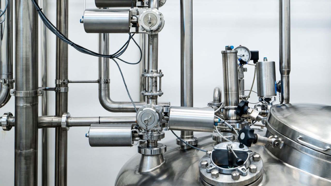 Why the Same ASTM A312 Pipe Fails in One Plant and Works Fine in Another